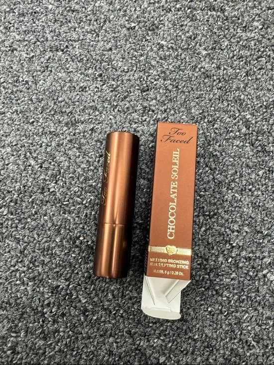 Too Faced Chocolate Soleil Bronzing & Sculpting Stick - Warm Brown - Picture 2 of 4